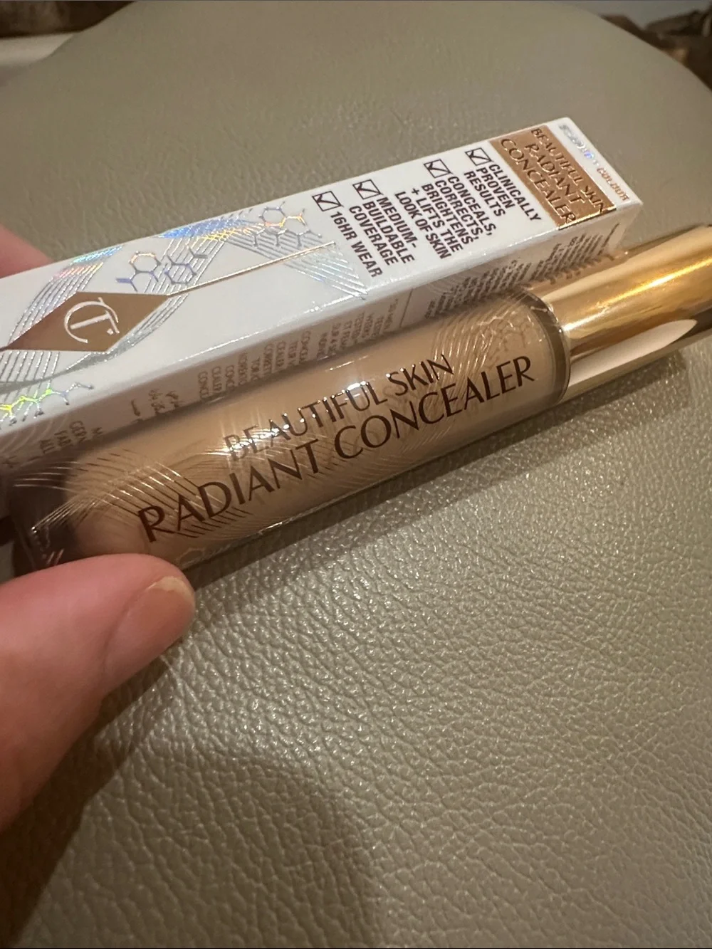 Charlotte Tilbury Radiant Concealer - 10 Tan